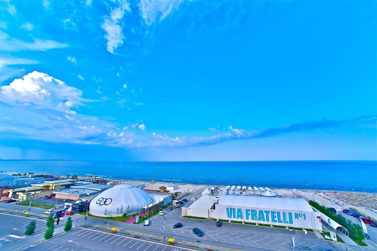 Апартаменты Summerland Luxury Velvet Front Sea View Мамая Экстерьер фото